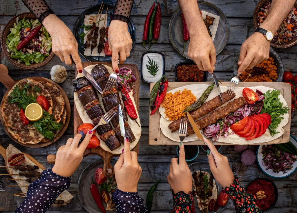 istanbul food kebabs lahmacun